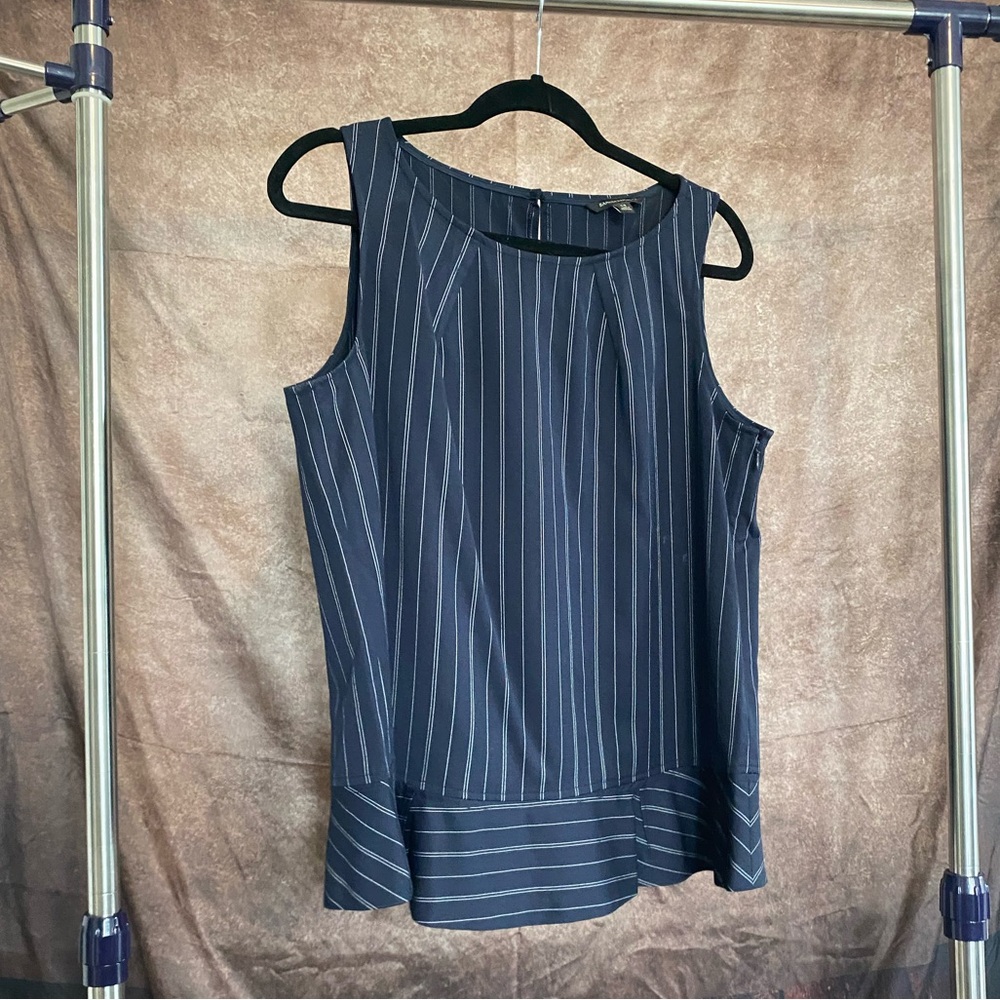 Banana Republic Blue and White Pin-stripped Business Shirt